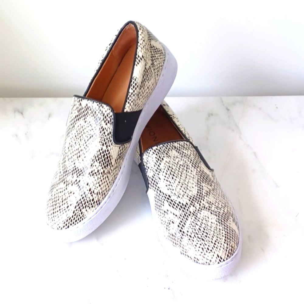VIONIC Demetra loafers.  Size 7.5